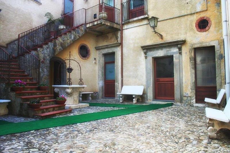 Hotel Florio Castiglione De Sicilia Exteriér fotografie